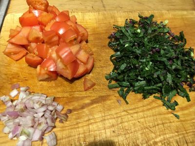Kohlrabiblätter-Tomaten-Lachs-Sauce Zutaten