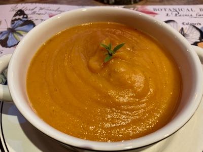 Süßkartoffel-Karotten-Erdäpfel-Suppe