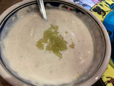 Pikantes Joghurt mit Kaviarlimette