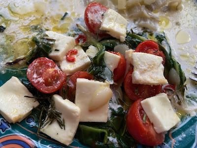 Mangold-Auflauf mit Tomaten und Feta Mangold-Auflauf mit Tomaten und Feta