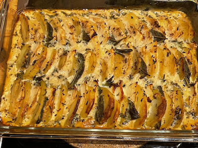 Sellerie-Erdäpfel-Auflauf in der Form Sellerie-Erdäpfel-Auflauf in der Form