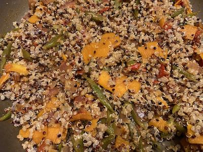 Orientalische Quinoa Bowl Pfanne
