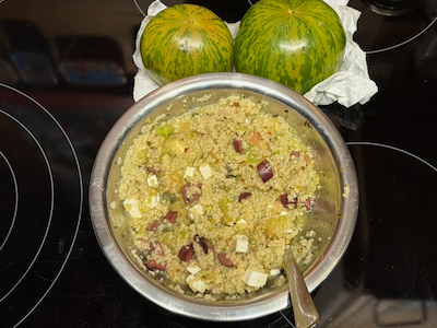Couscous-Fülle für grüne Fleischtomaten
