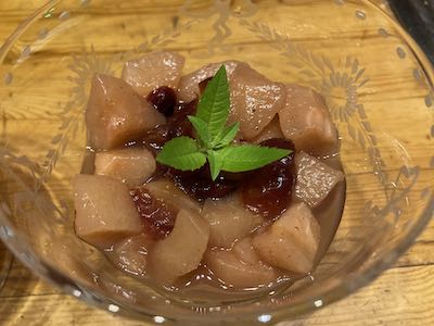 Nashi-Birnen-Kompott mit Cranberries