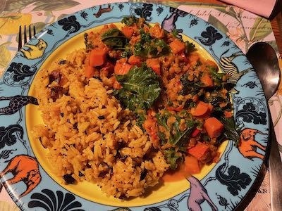 Indisches Kürbis-Curry mit Grünkohl und roten Linsen