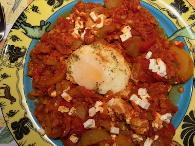 Shakshuka mit Yaconwurzel und roten Linsen