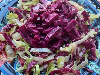 Rohnen-Pfeffer im Salatnest